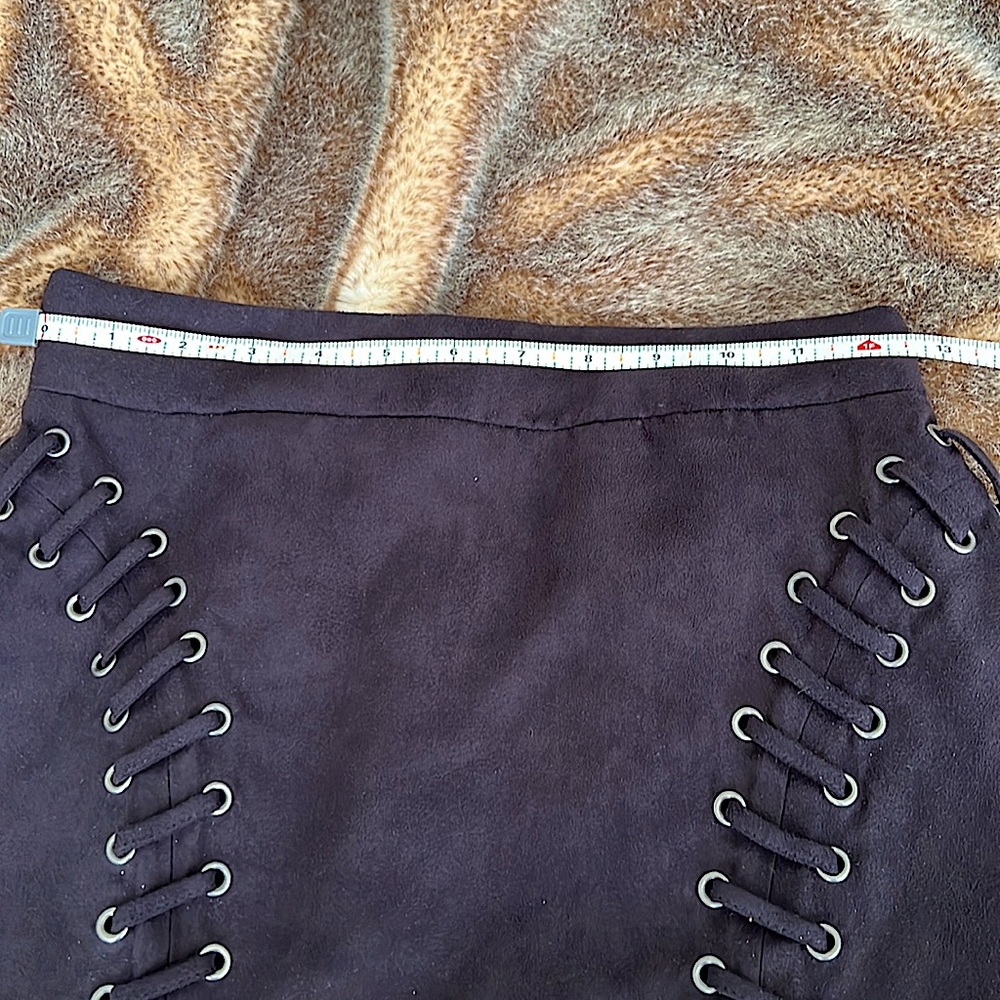 🆕 Forever 21 Faux Suede Mini Skirt - Picture 3 of 11
